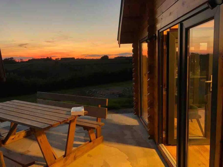 Le Chalet Du Crescent Saint-Germain-des-Champs Zewnętrze zdjęcie